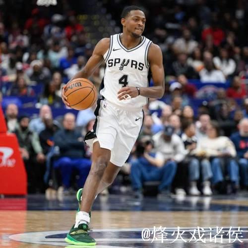 福克斯一家近况：27岁斩获2.3亿大合同，成马刺核心，娇妻显旺夫相