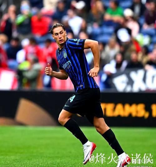 斯图里奇:吉拉西契合利物浦,吉滕斯蓝军潜力无限 斯图里奇:吉拉西契合利物浦,吉滕斯蓝军潜力无限